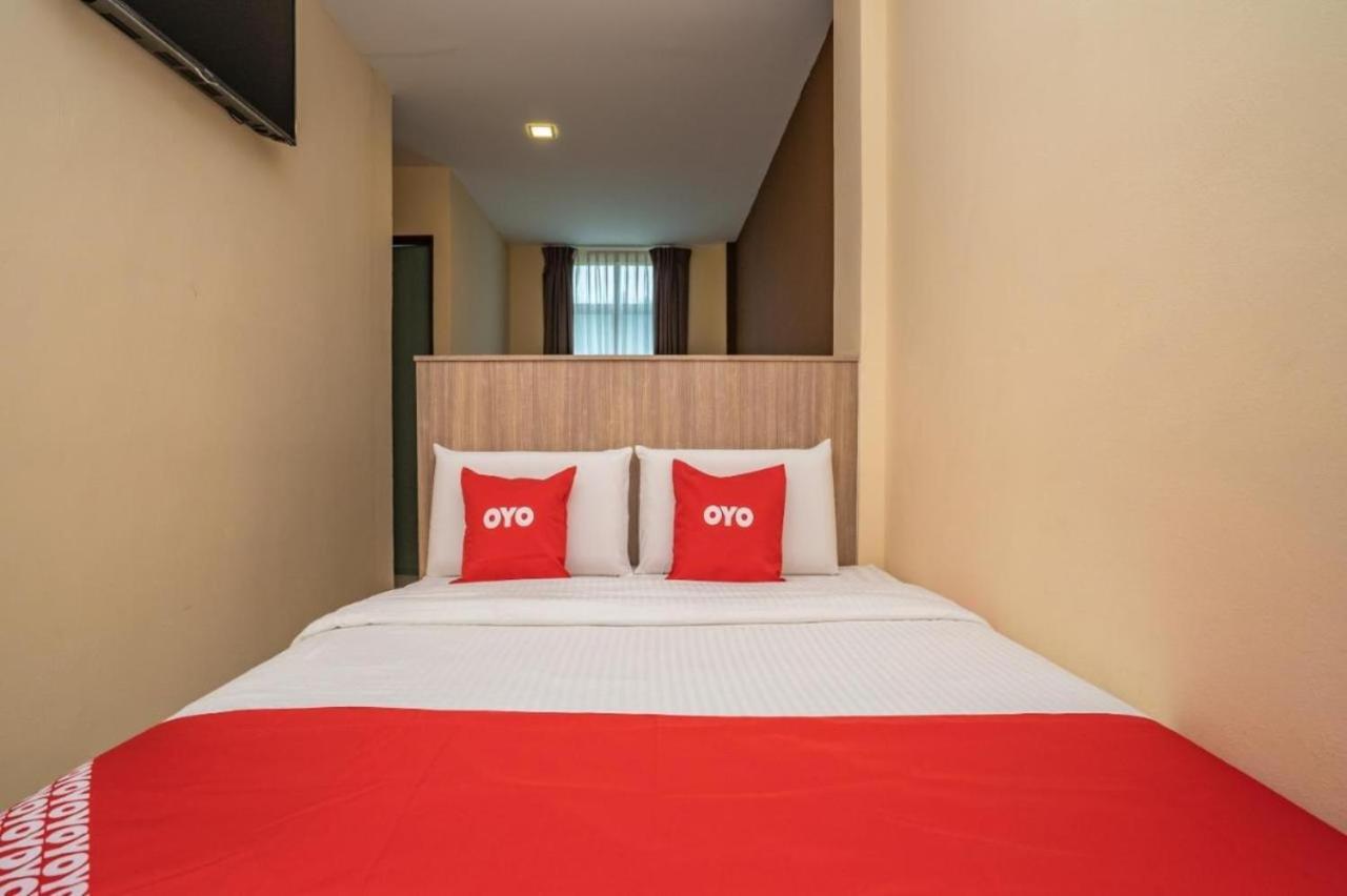 Hotel The Island 邦咯 外观 照片